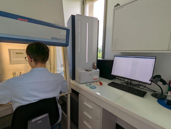 L'identification microbienne passe à la vitesse supérieure avec le MALDI-TOF